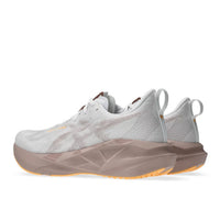 Asics Novablast 5 Damen White Fawn